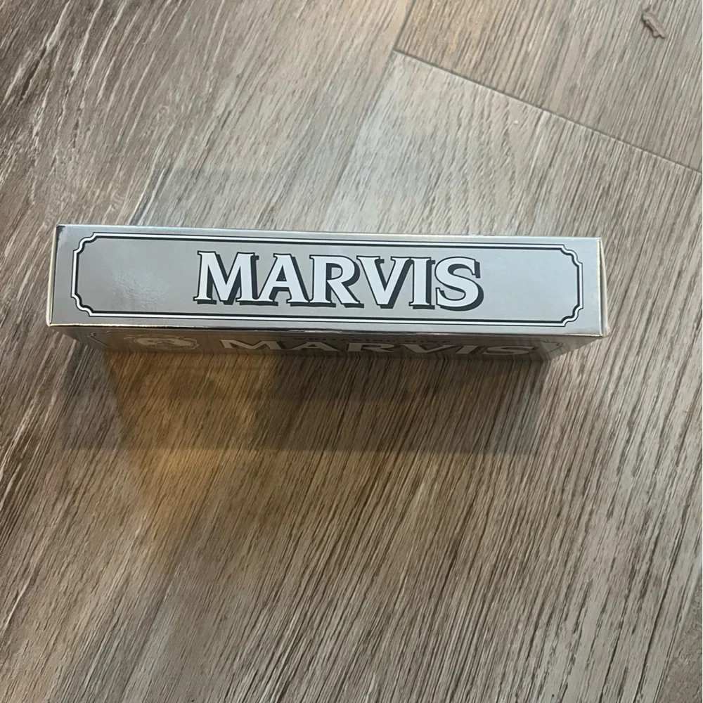 NWT Marvis Whitening Mint toothpaste - Picture 5 of 8